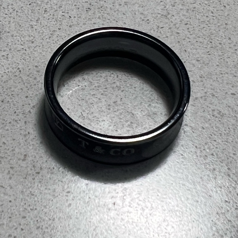 Tiffany & Co Men’s Wedding Band. Size 10